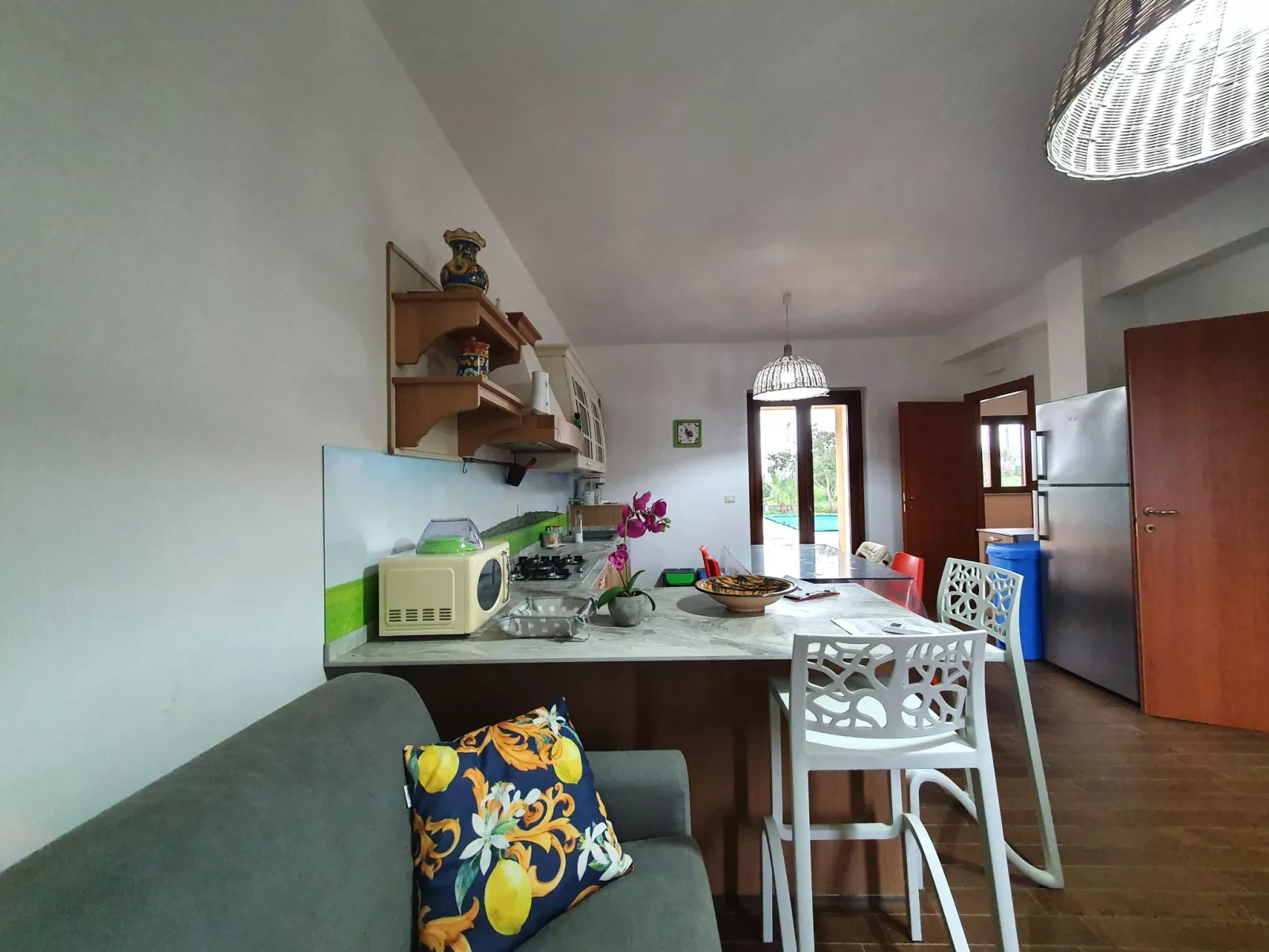 Scrusciu do vientu-Binnen