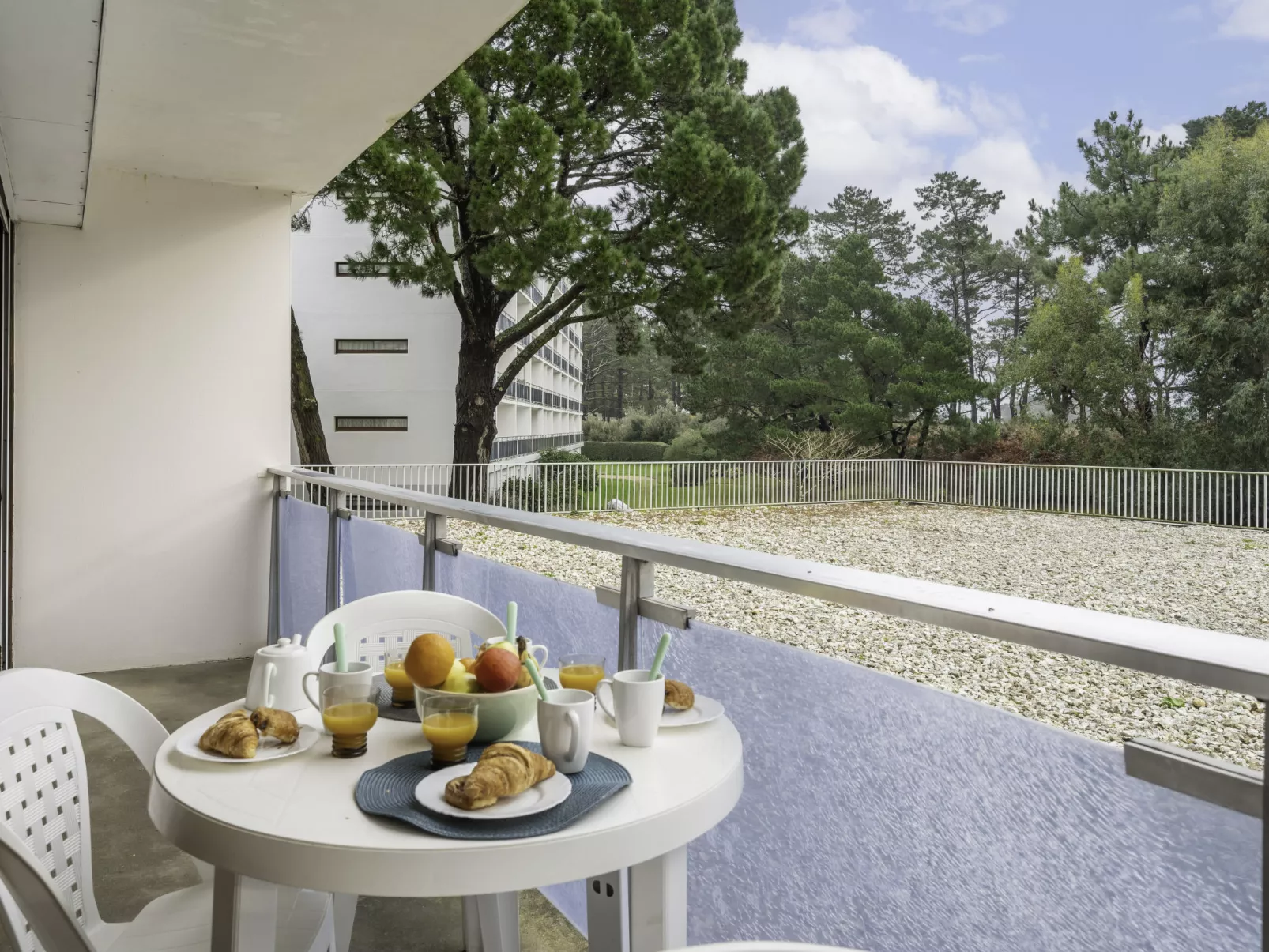 Men Er Bellec-Buiten