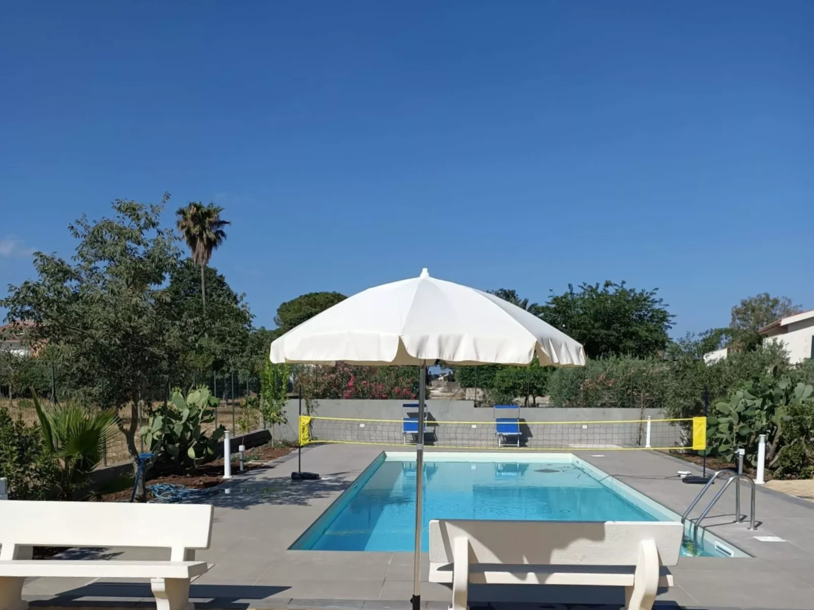 Scrusciu do vientu-Buiten