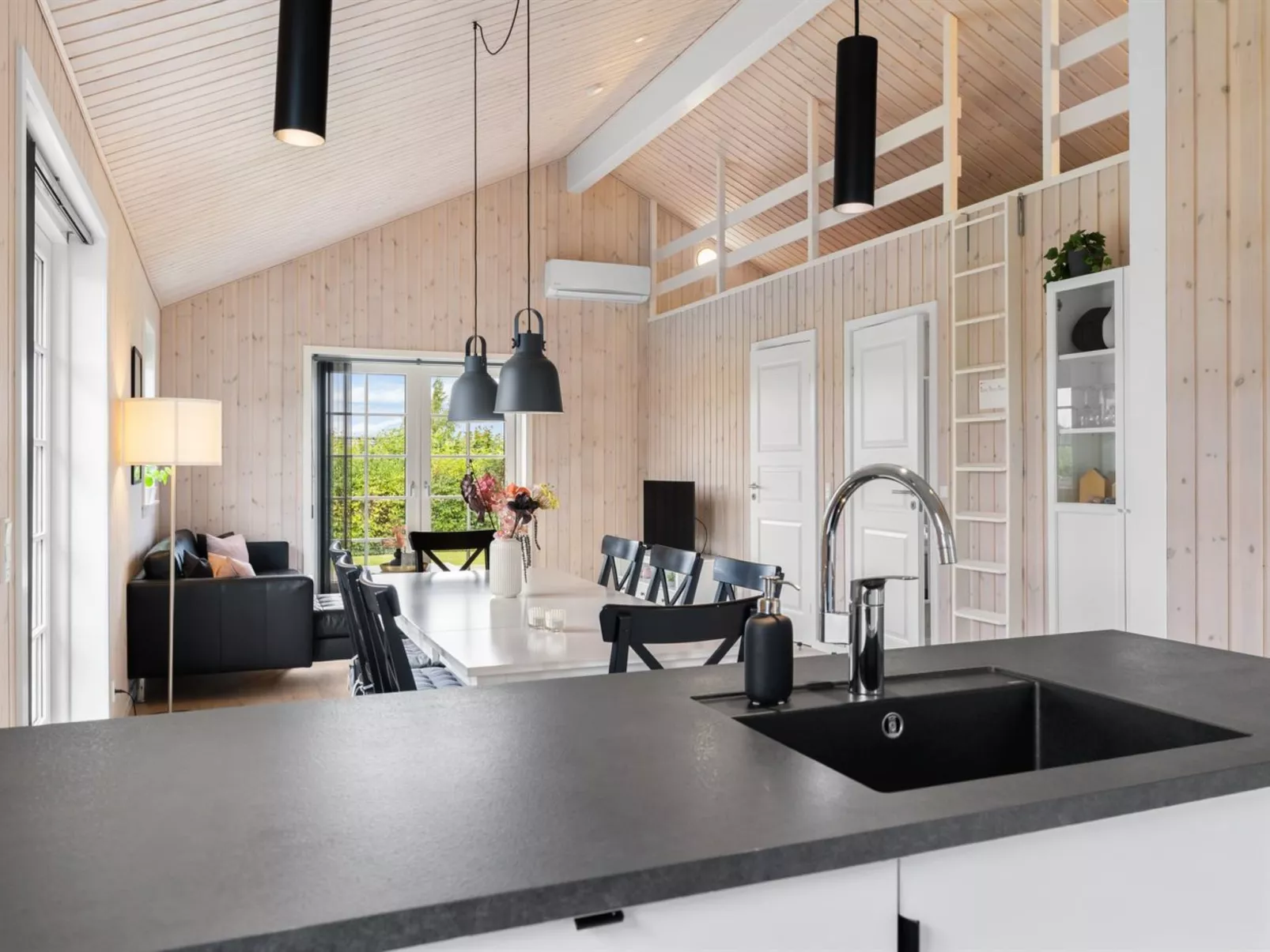 "Rixa" - 350m from the sea-Binnen