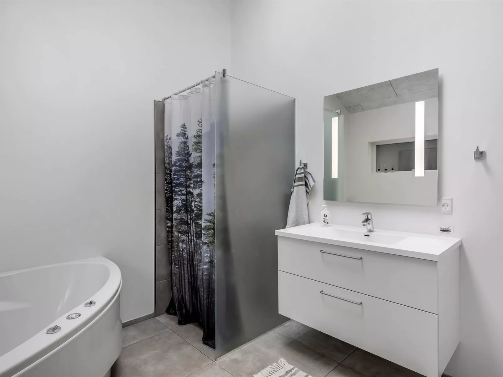 "Jonka" - 2km from the sea-Binnen