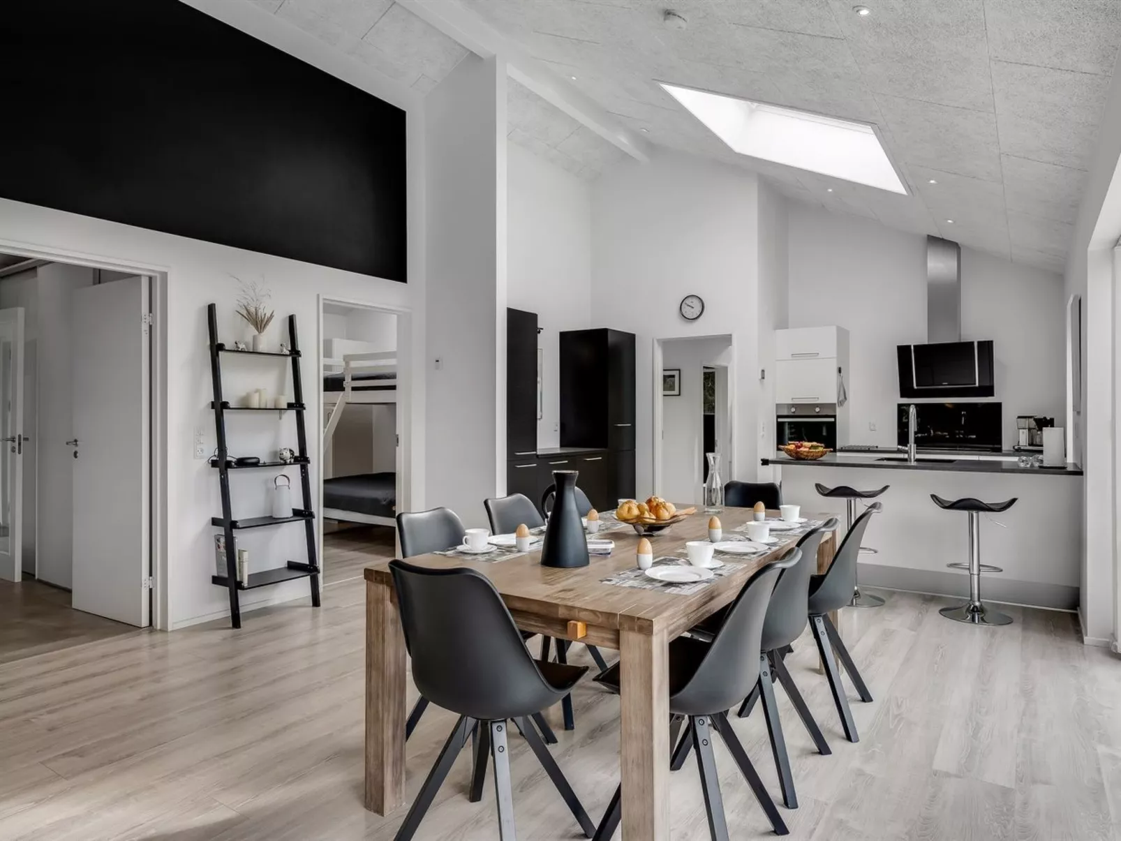 "Jonka" - 2km from the sea-Binnen