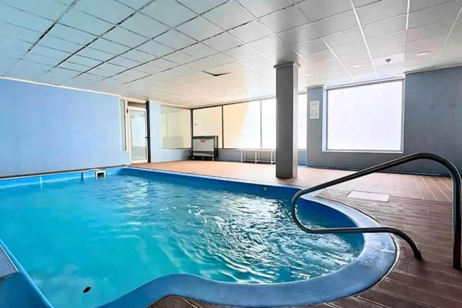 Appartement Lumineux &agrave; 50m De La Plage Avec Piscine Et Parking