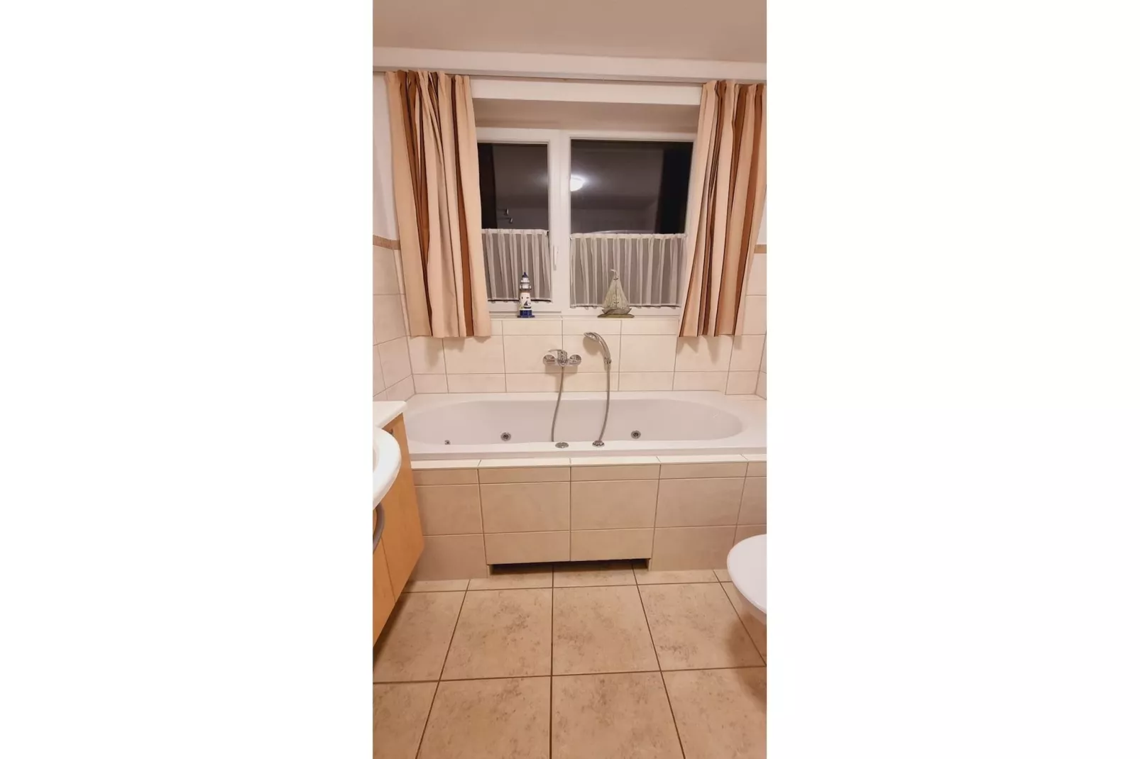 Kapitänsdeck 6 Pers 466-Badkamer