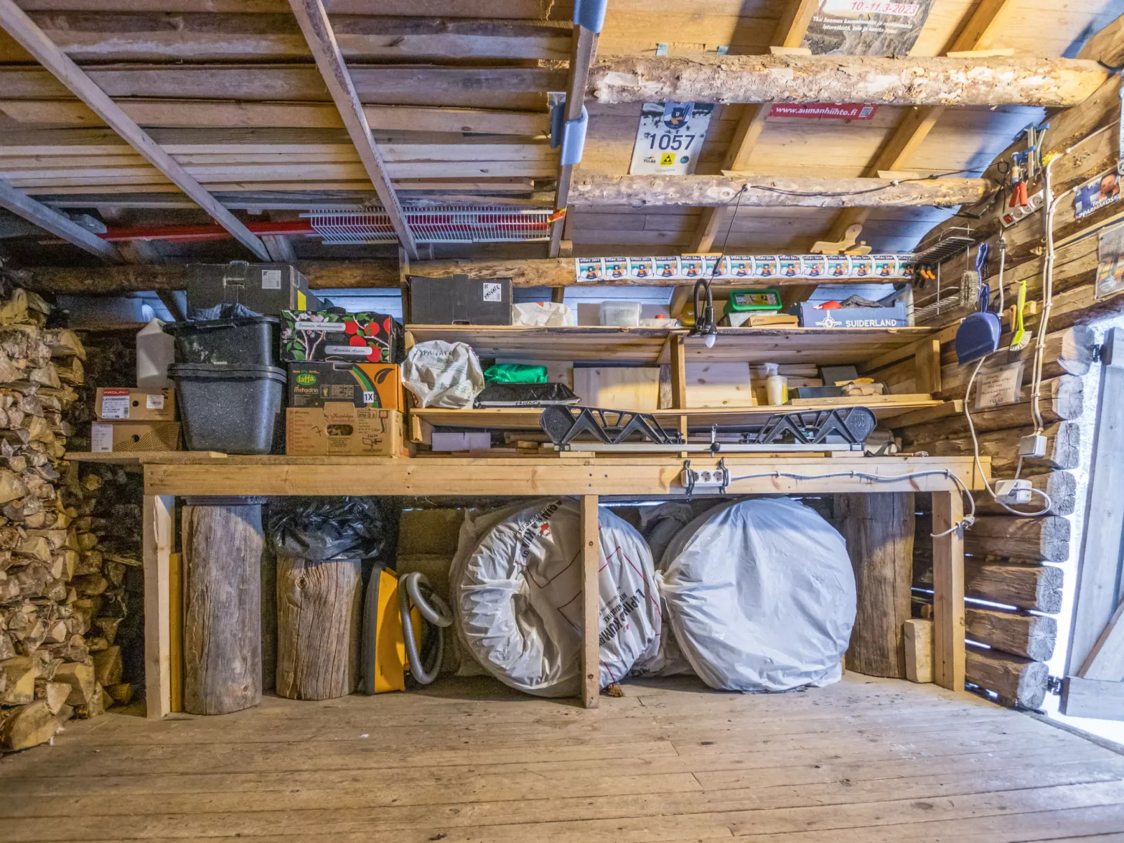 Salmentieva 2-Binnen