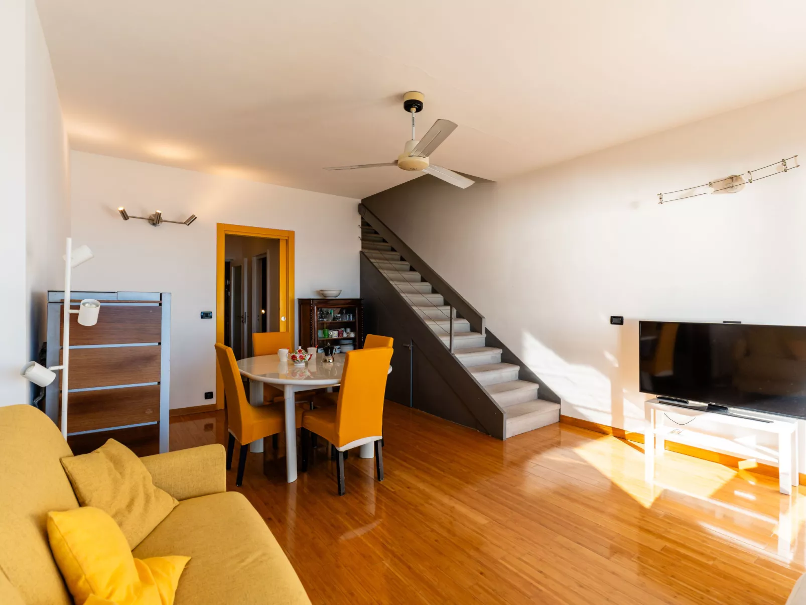 Capo Pino tra le Onde-Binnen