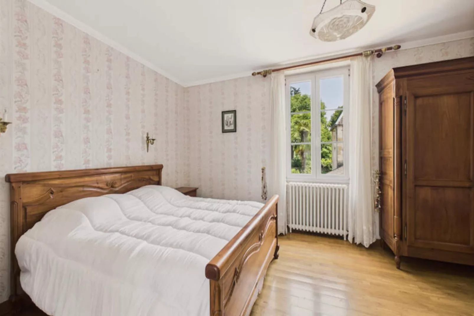 Maison à Montignac-Niet-getagd