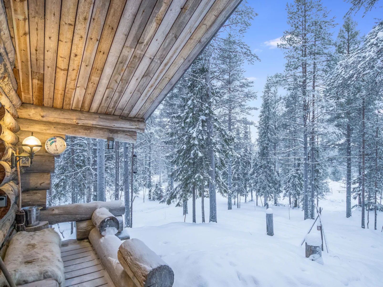 Salmentieva 2-Binnen