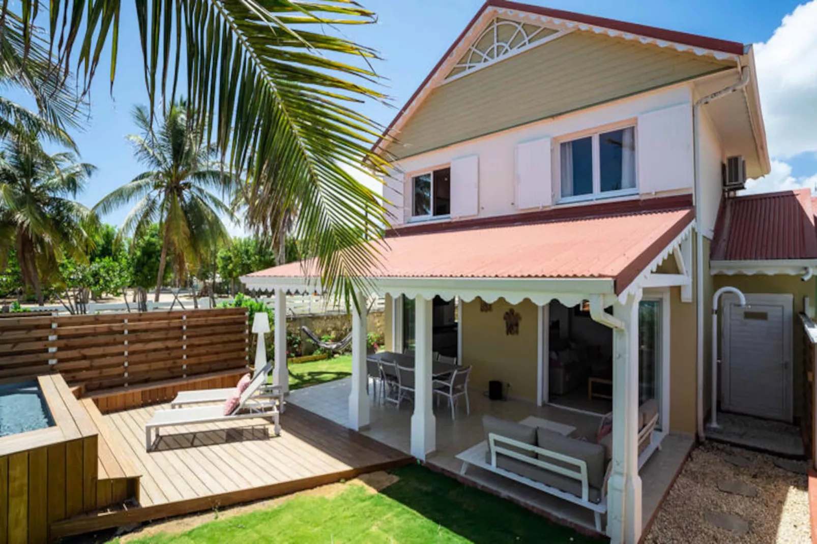 Maison à Le Moule-Niet-getagd