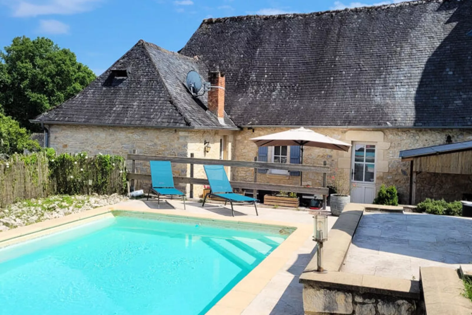 Maison à Coly-Niet-getagd