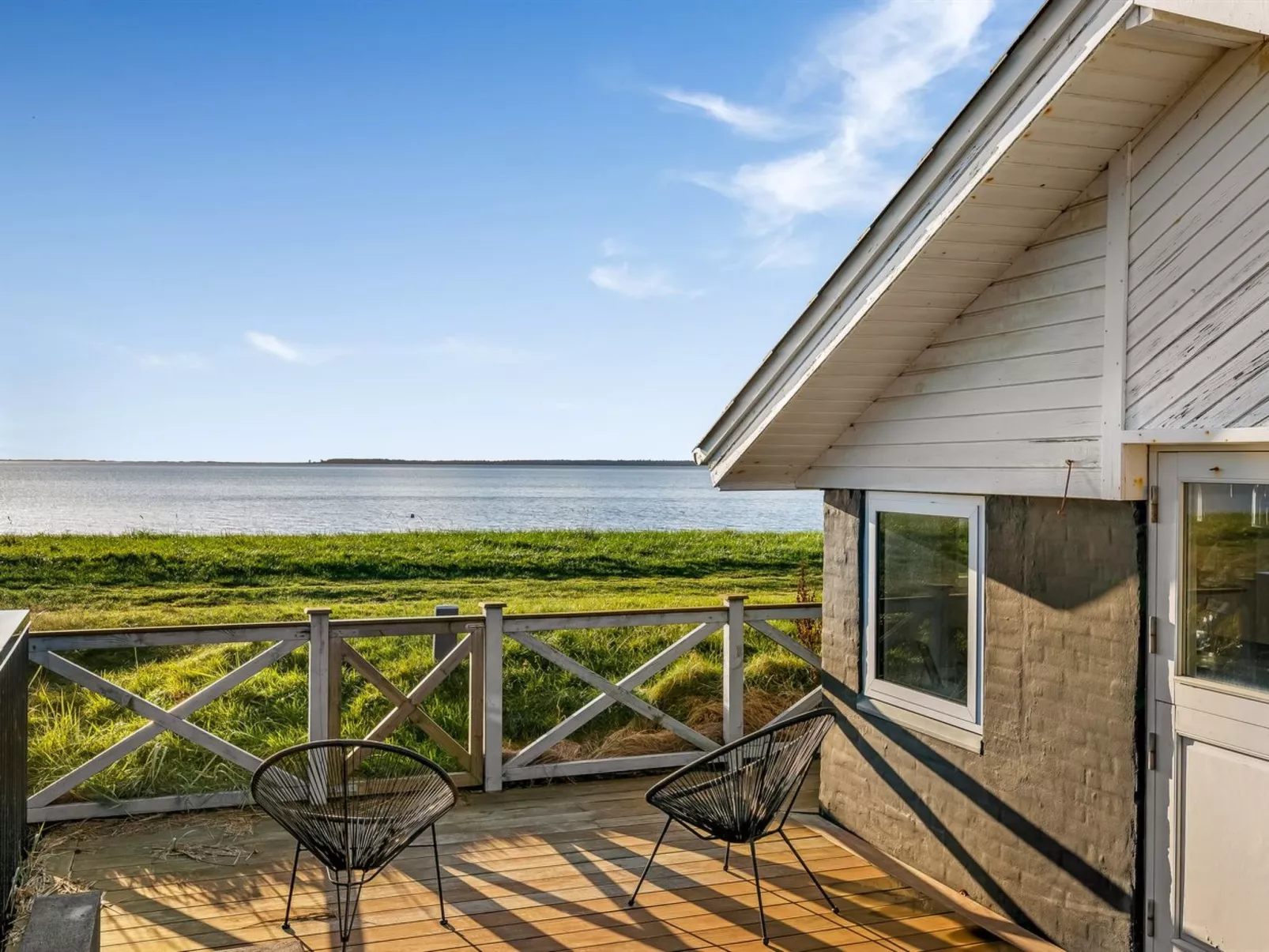 "Iwa" - 15m from the sea-Buiten