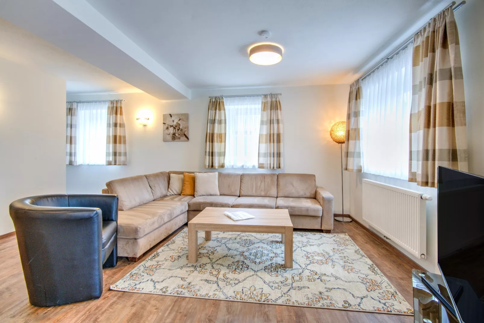 Brunner Apartment Top 2-Woonkamer