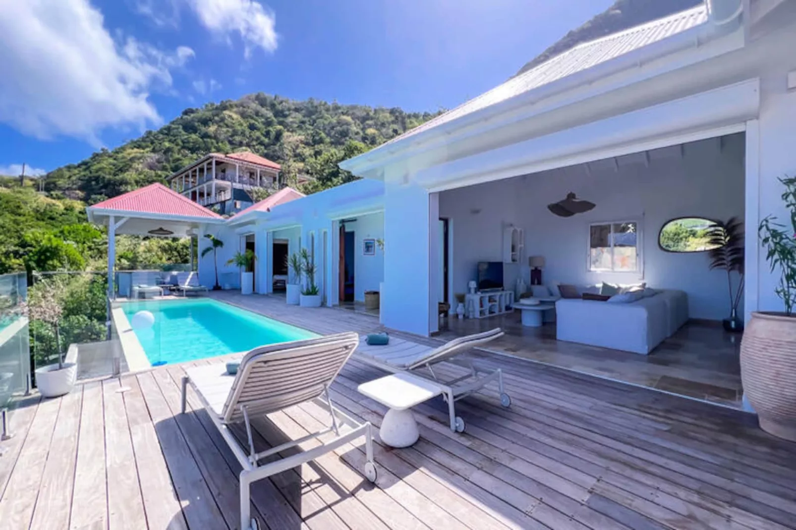 Maison à Terre de Haut-Niet-getagd