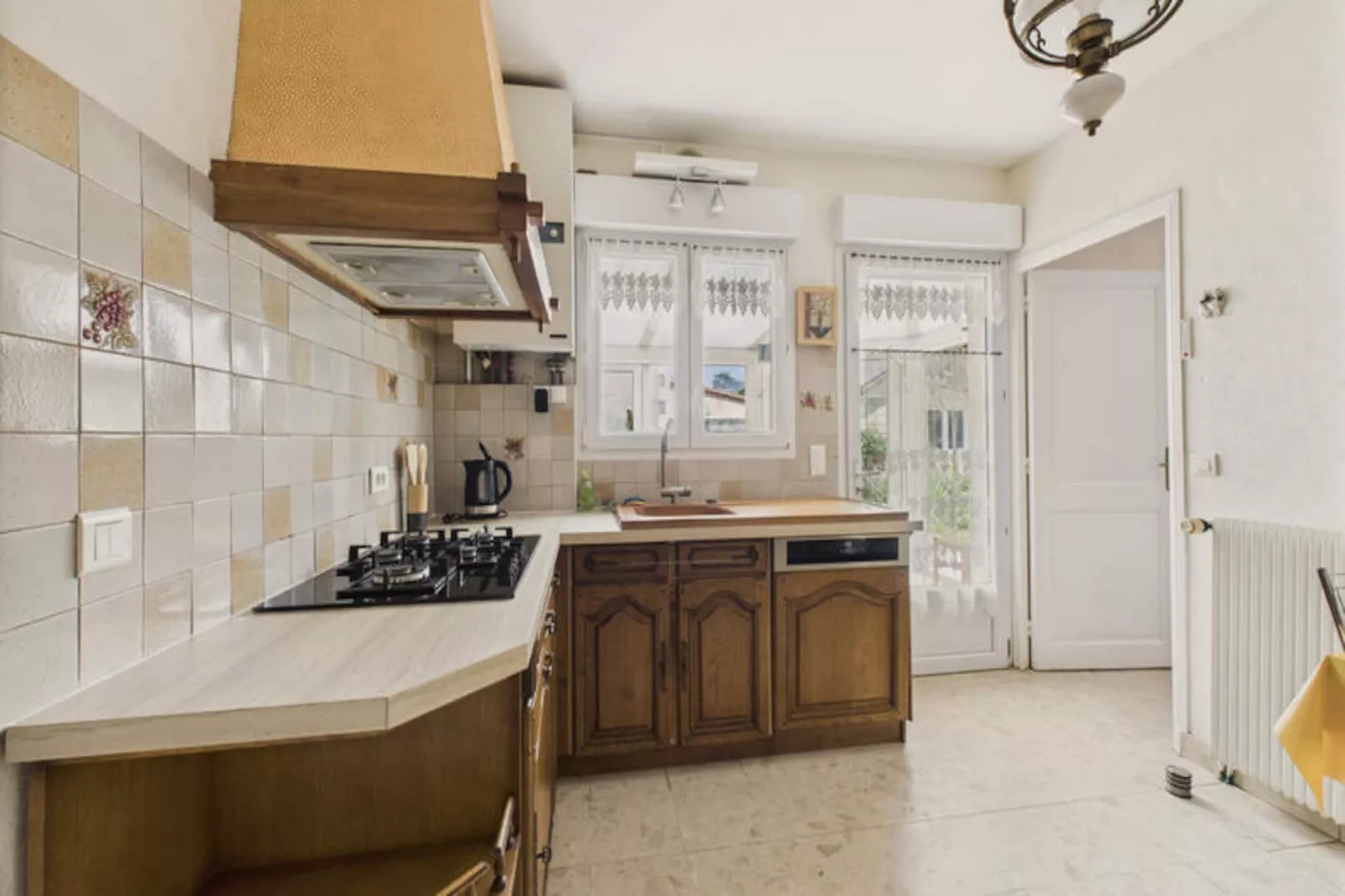 Maison à Montignac-Niet-getagd