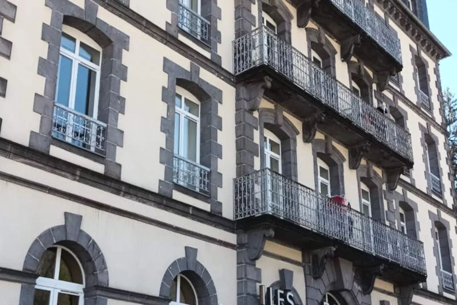 Appartements à La Bourboule-Niet-getagd