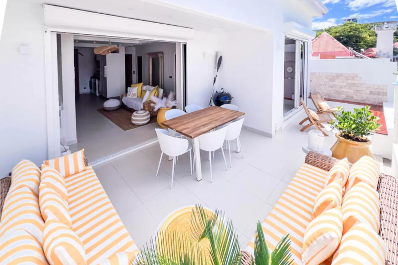 Maison à Terre de Haut-Niet-getagd