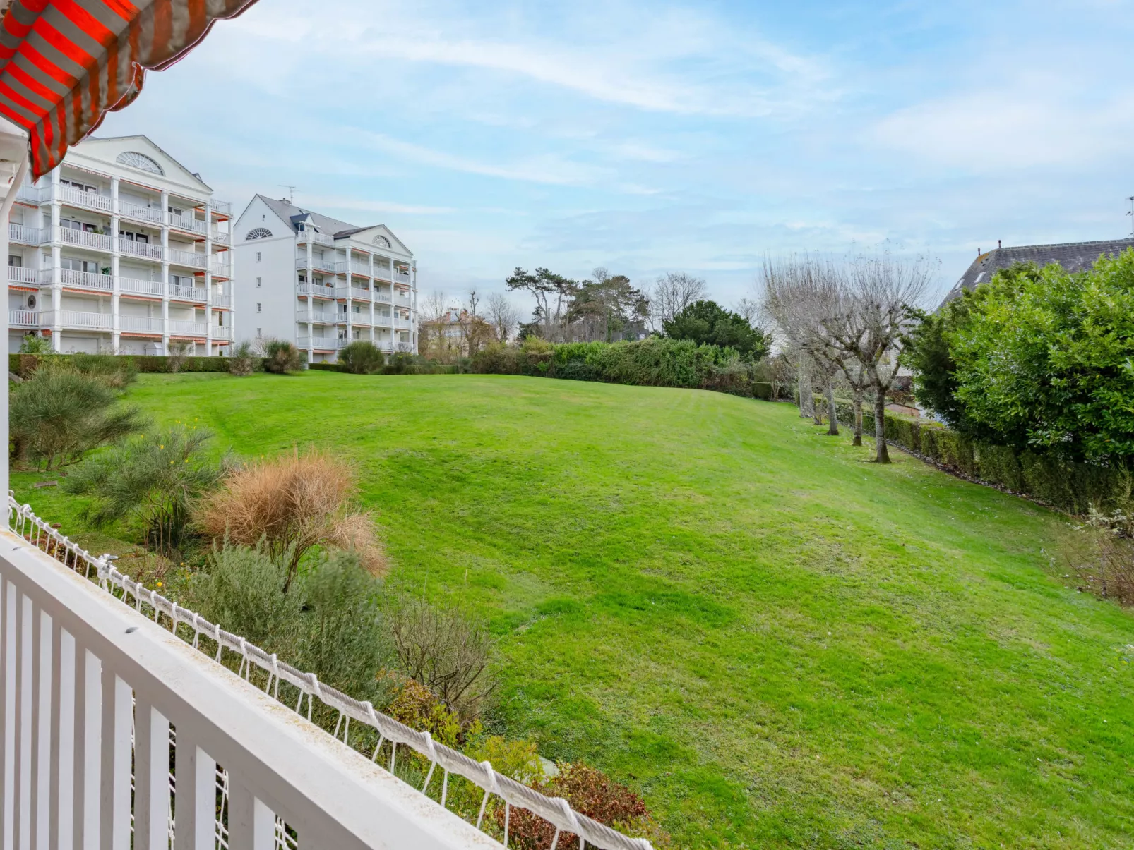 Le Parc de La Jacotte-Buiten