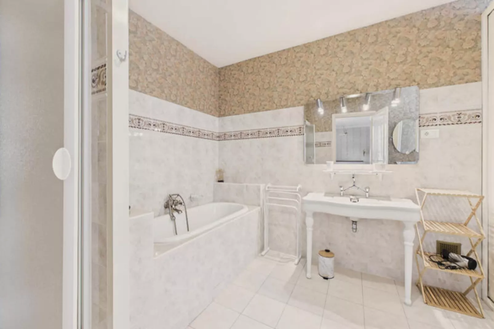 Maison à Montignac-Niet-getagd