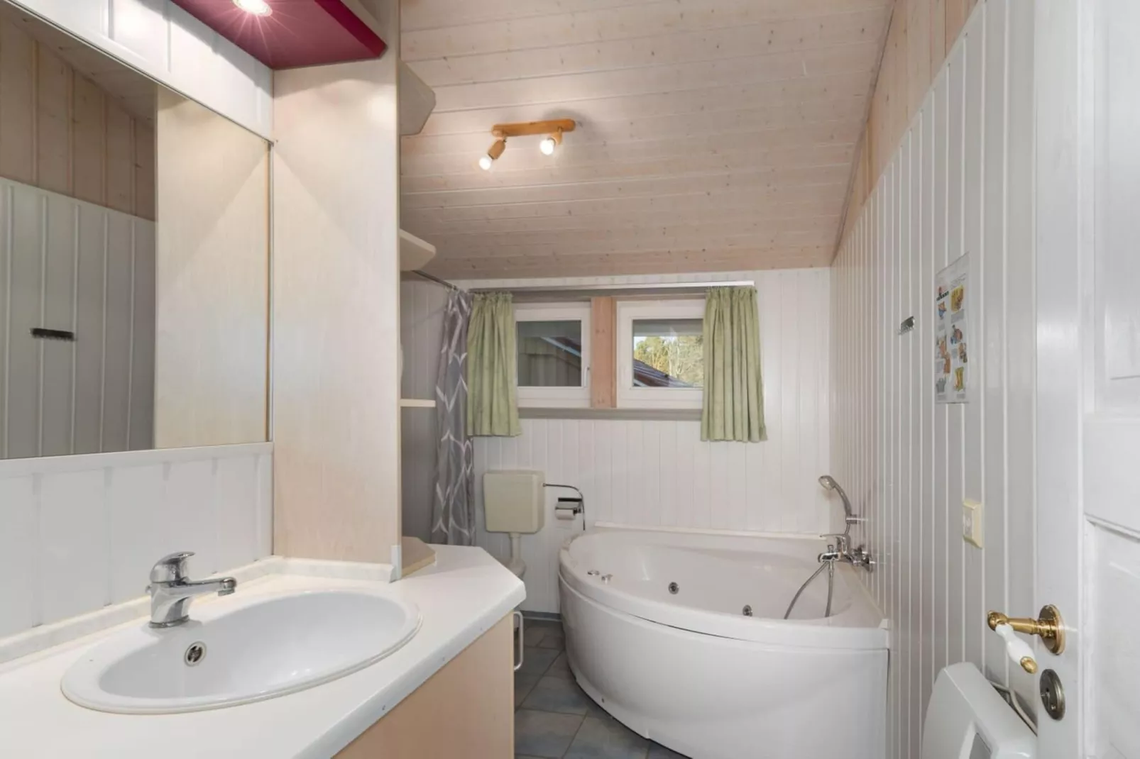 FH Seeschwalbe 147-Badkamer