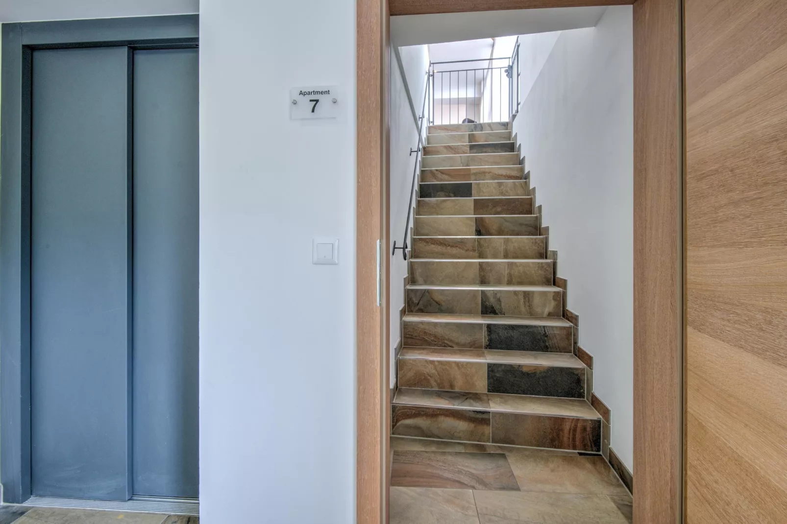 Brunner Apartment Top 7 Penthouse-Overloop