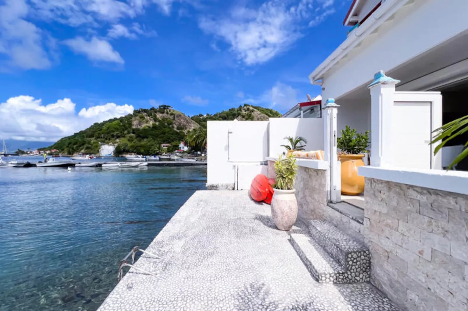 Maison à Terre de Haut-Niet-getagd