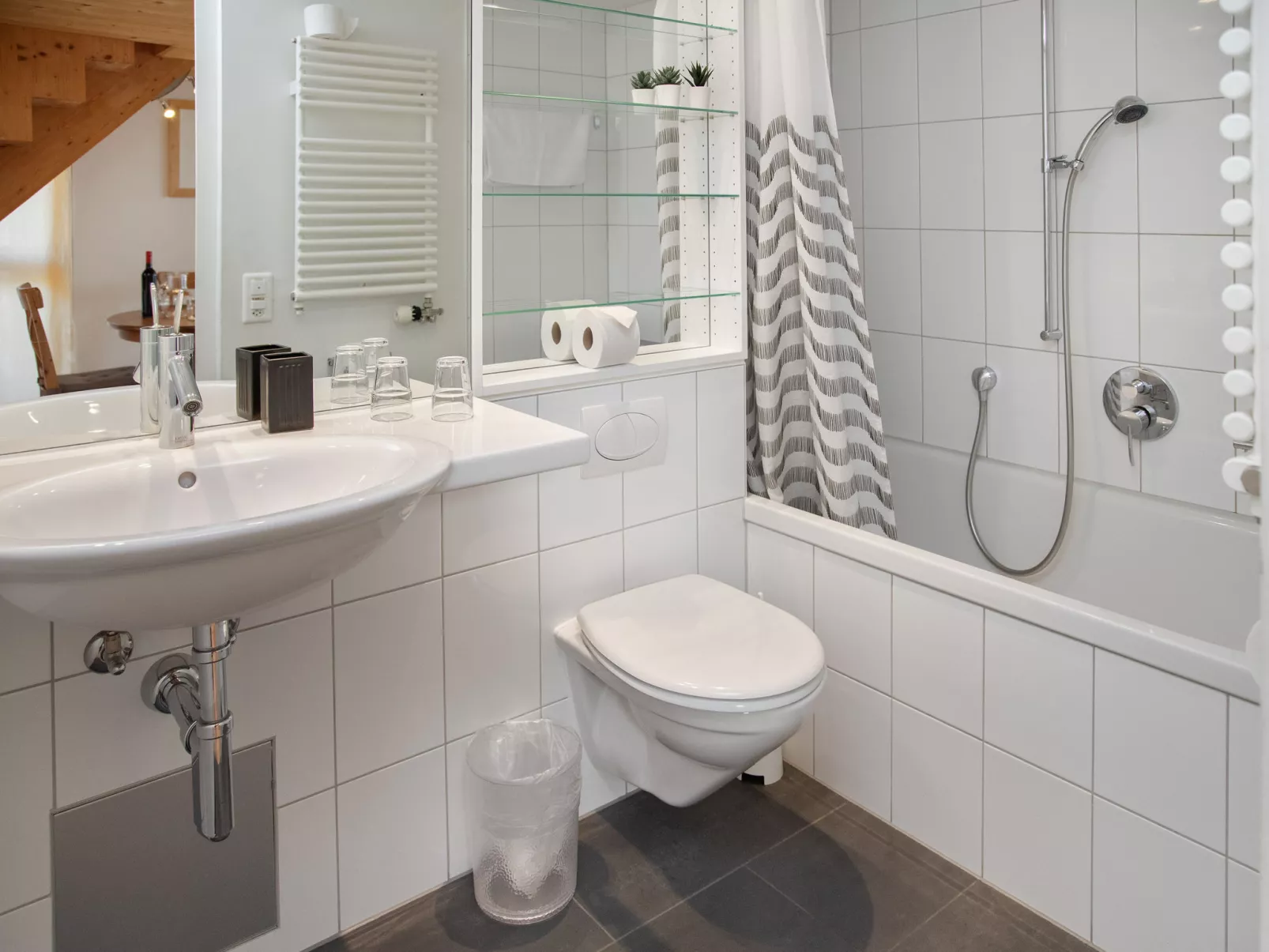 Schweizerheim Apt.5-Binnen