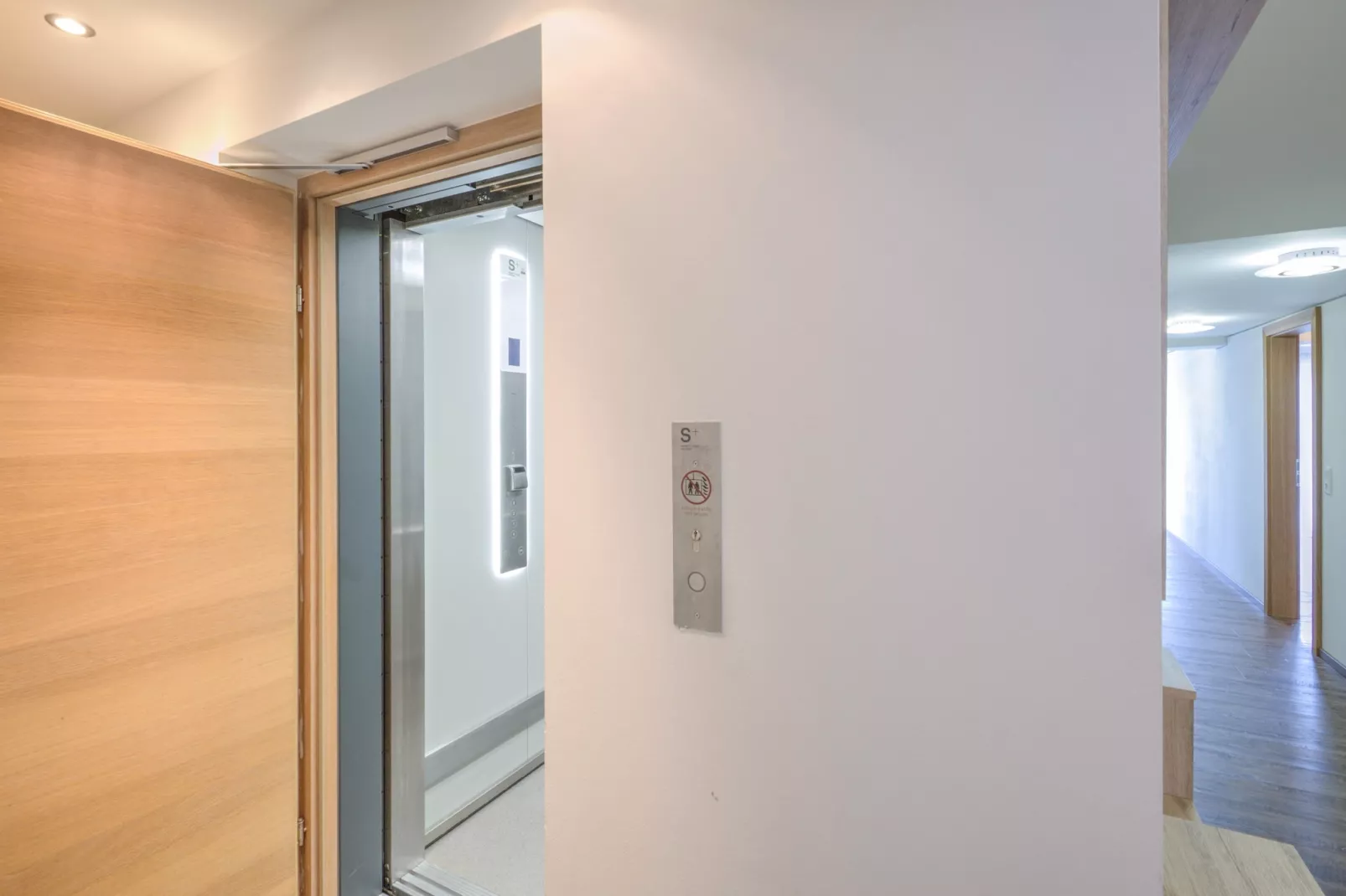 Brunner Apartment Top 7 Penthouse-Overloop