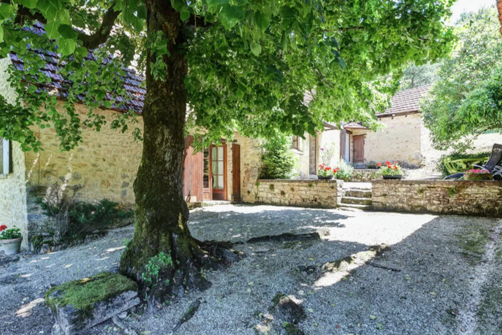 Maison à Peyzac le Moustier-Niet-getagd