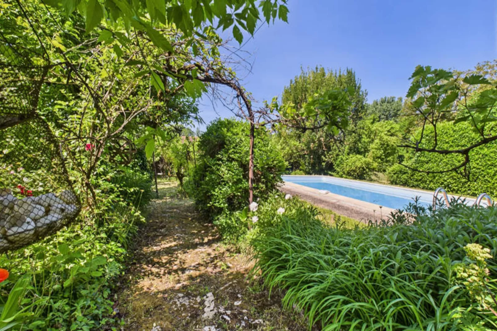 Maison à Montignac-Niet-getagd