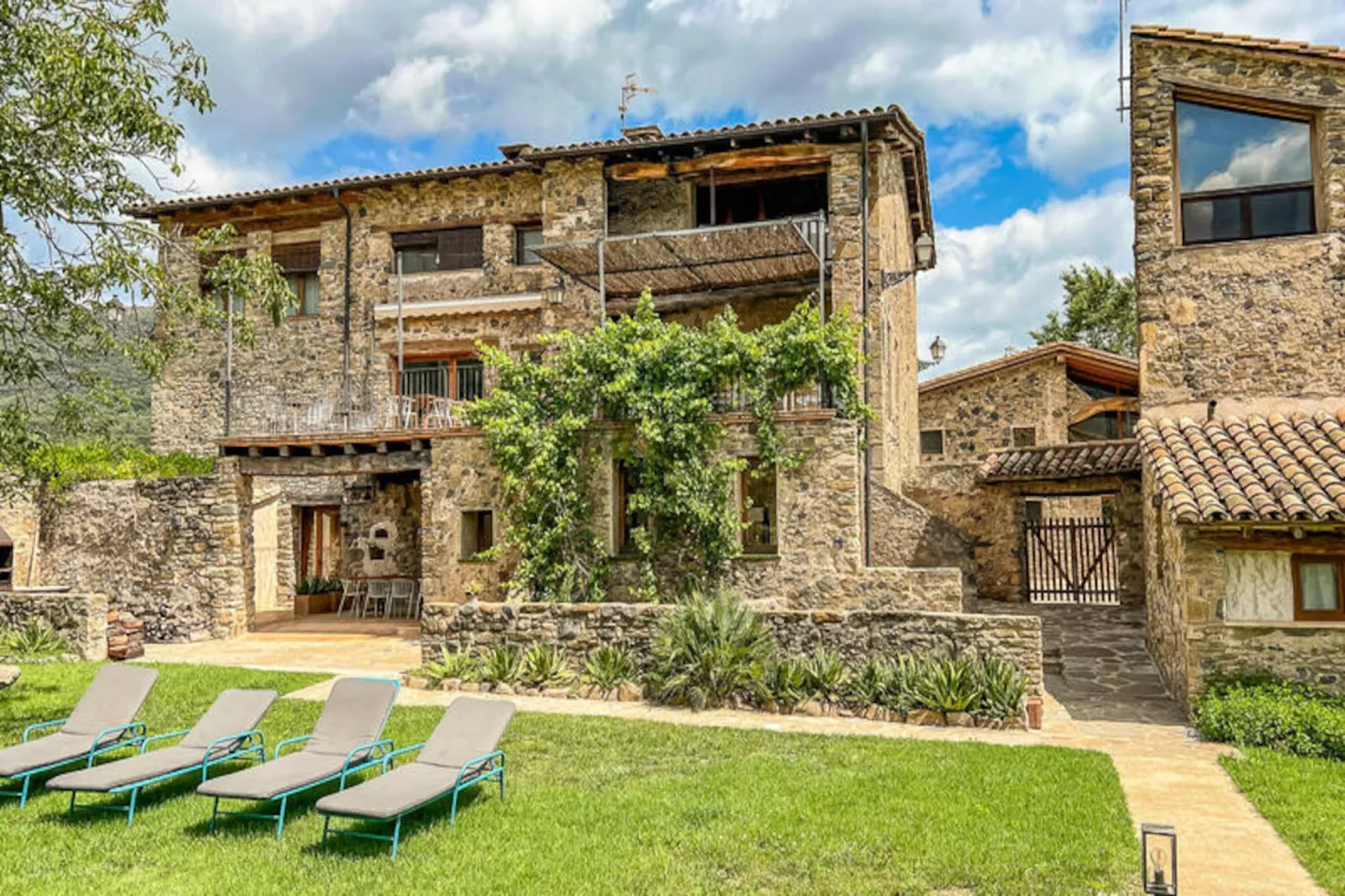 Mobil Home - Bungalow - Cottage à Montagut i Oix-Niet-getagd