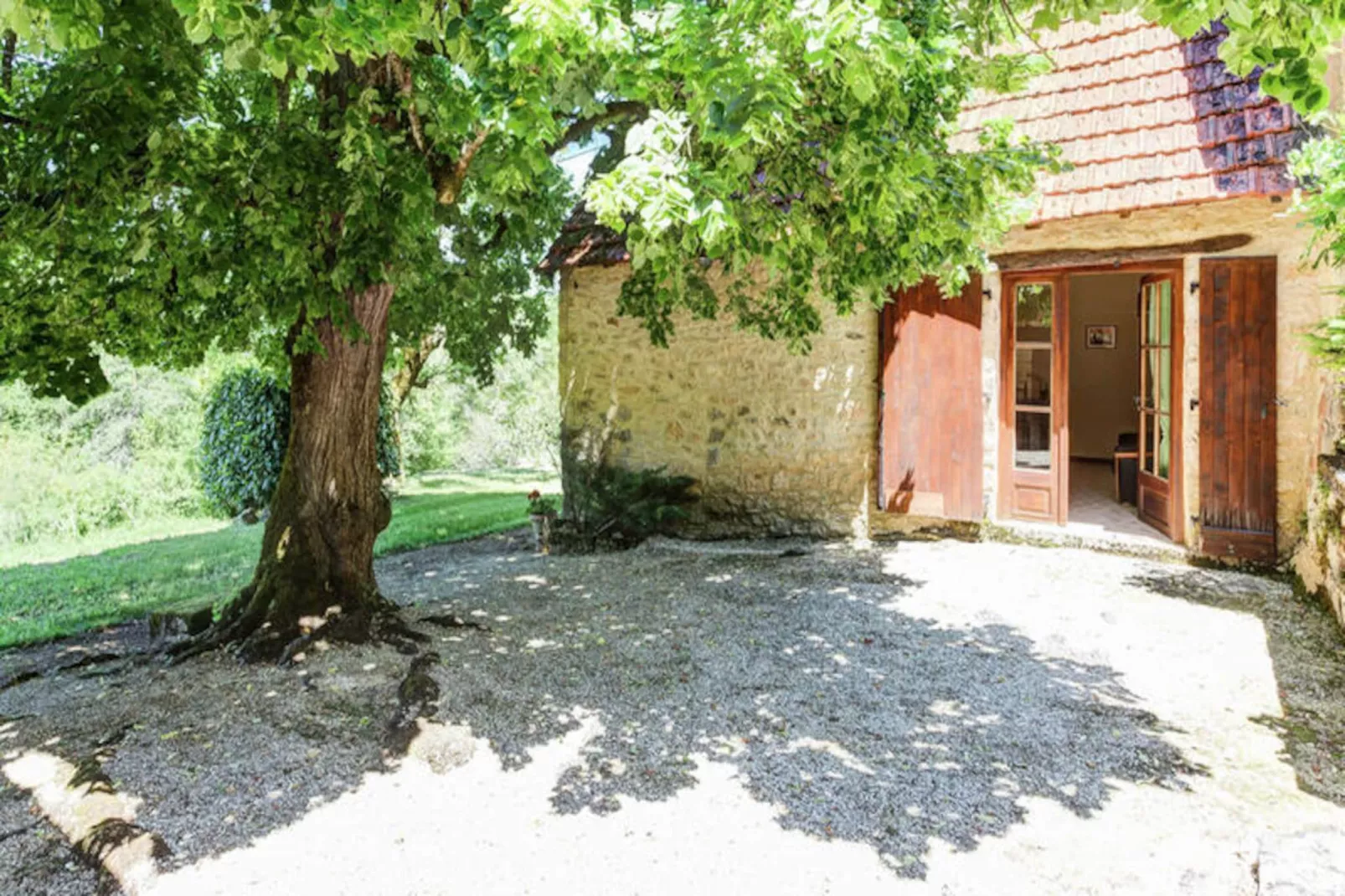 Maison à Peyzac le Moustier-Niet-getagd