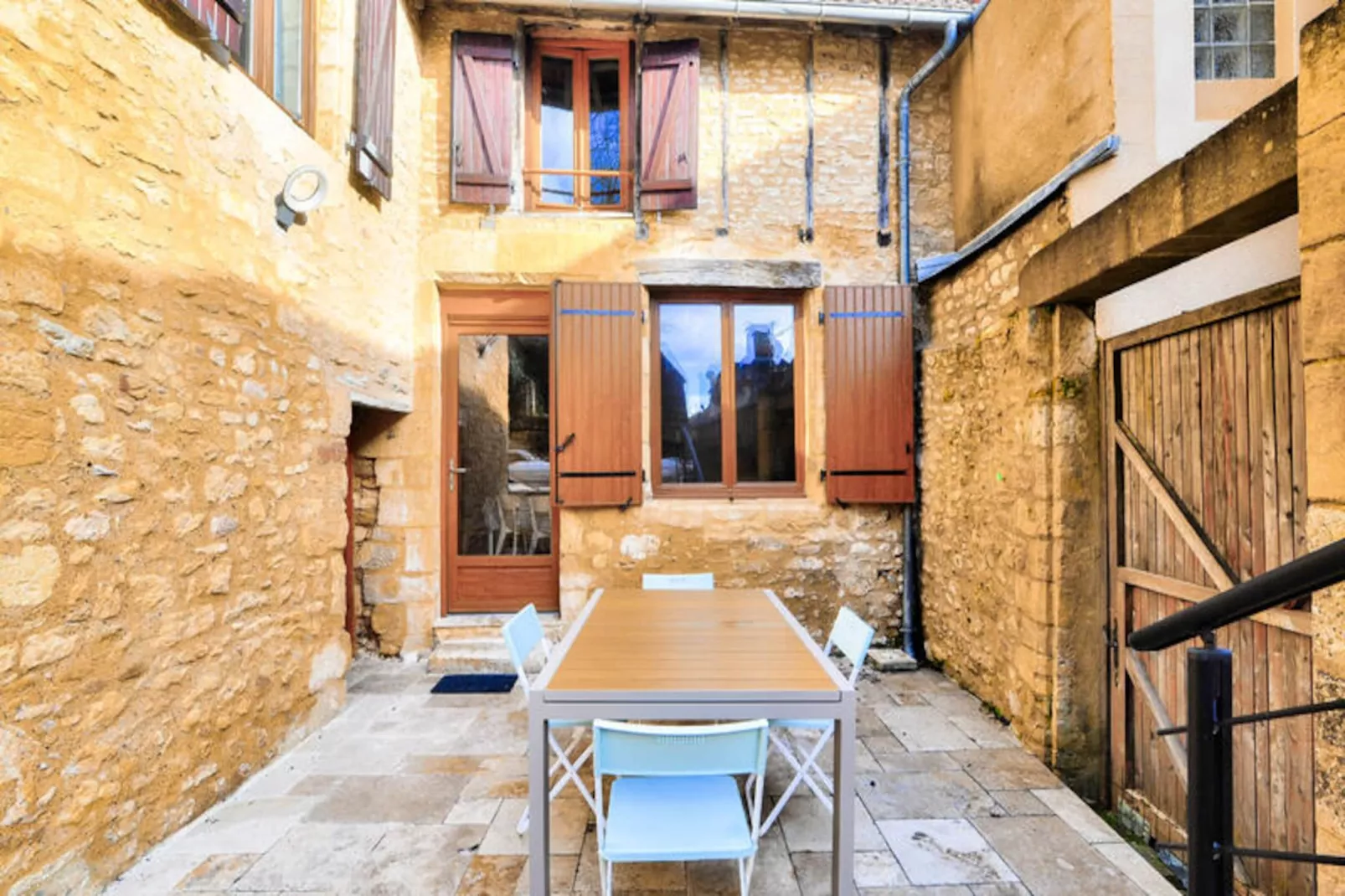 Maison à Montignac-Niet-getagd