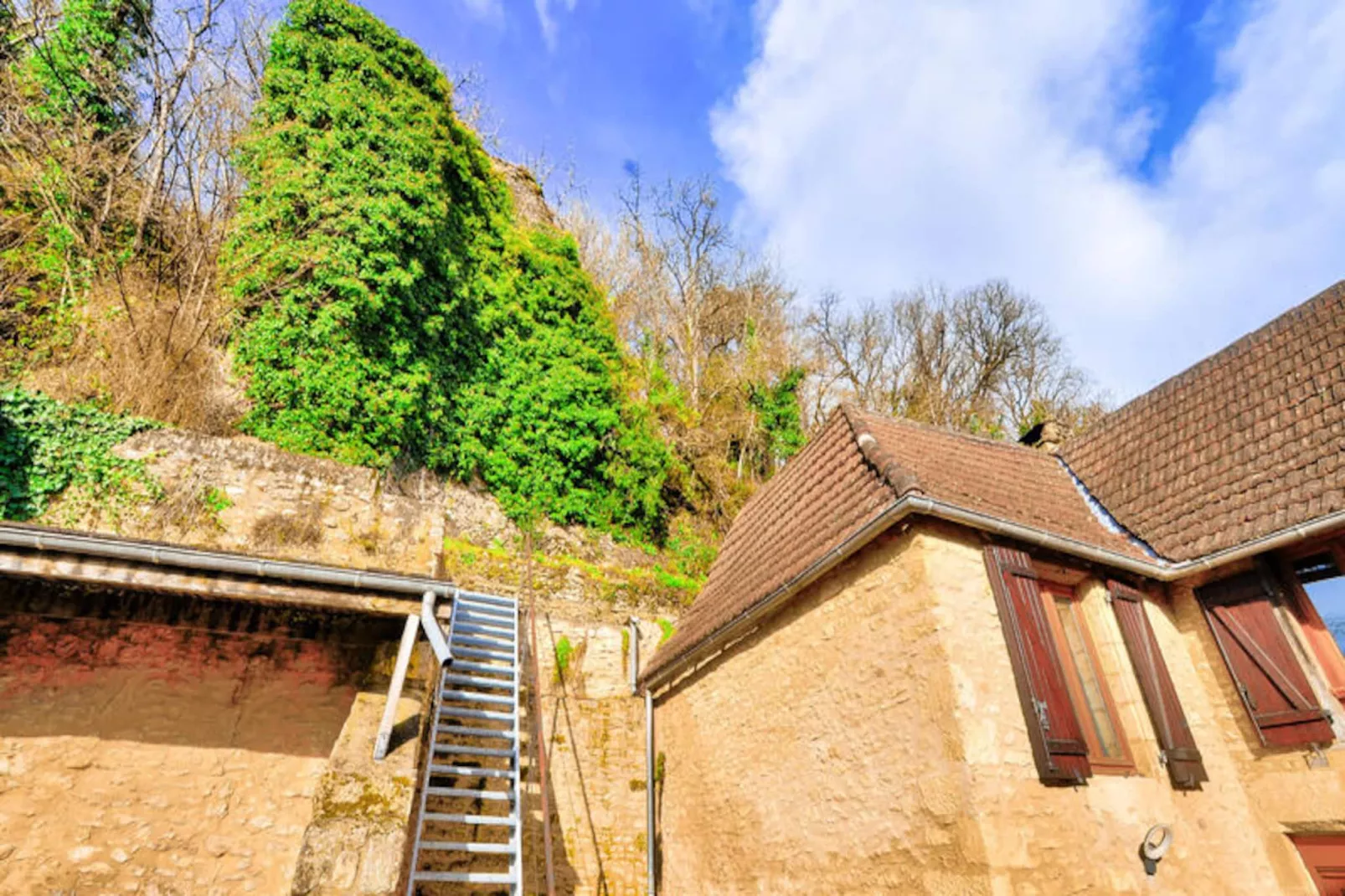 Maison à Montignac-Niet-getagd