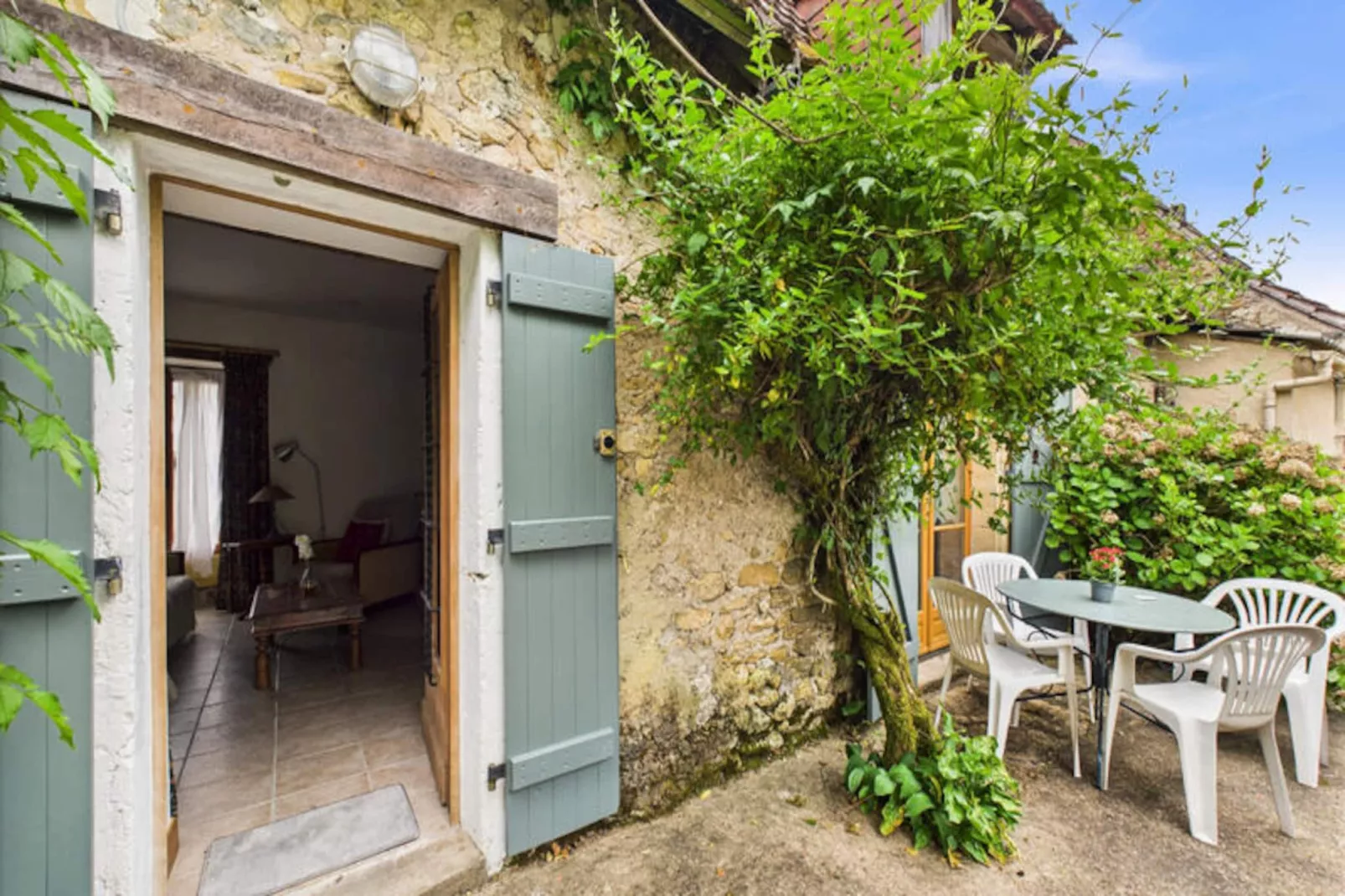 Maison à Montignac-Niet-getagd