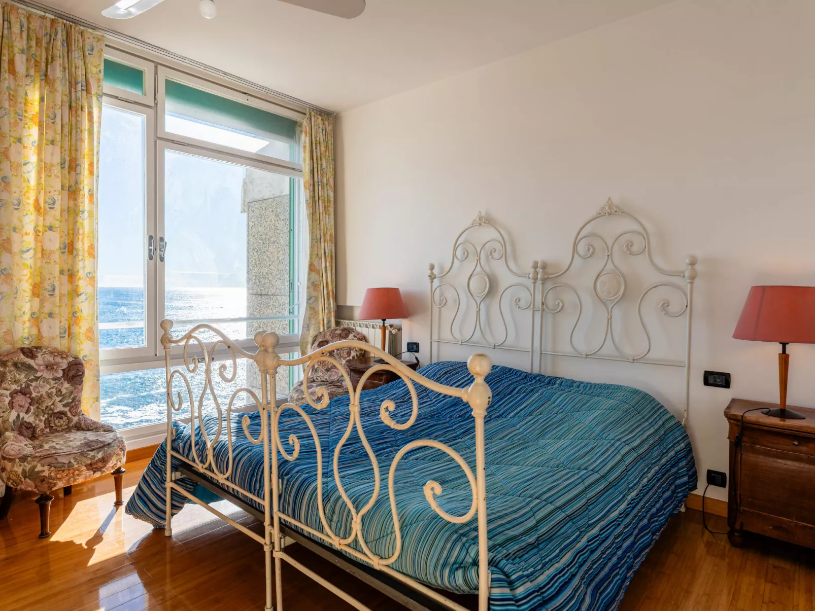 Capo Pino tra le Onde-Binnen