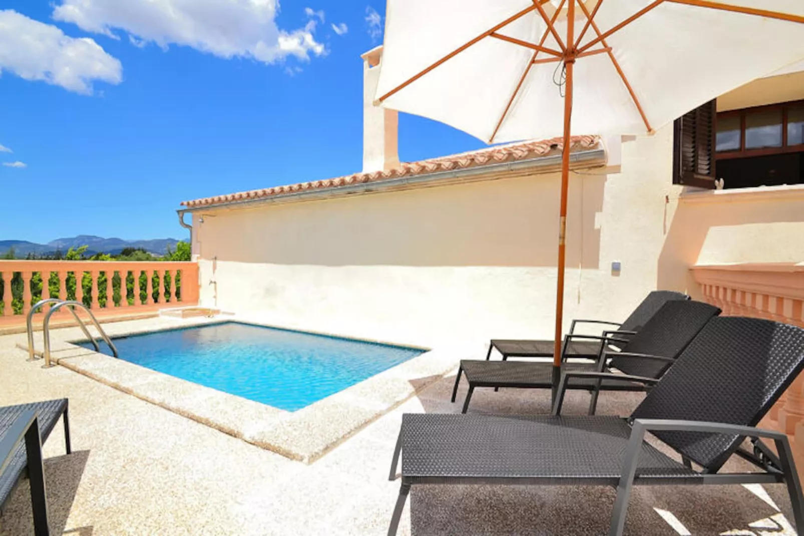 Maison à Búger-Niet-getagd