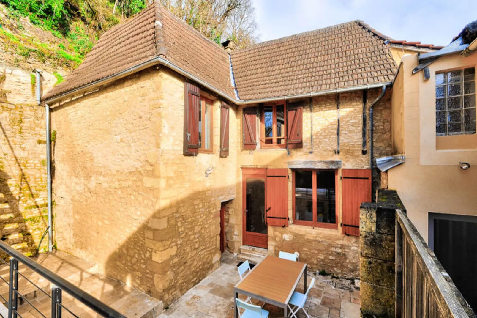 Maison à Montignac-Niet-getagd