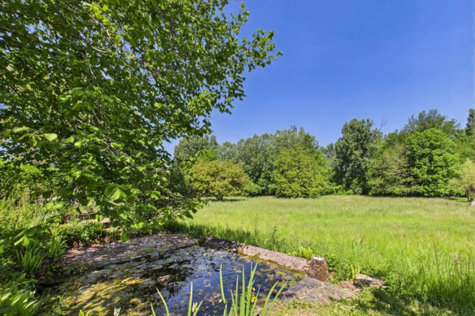 Maison à Montignac-Niet-getagd