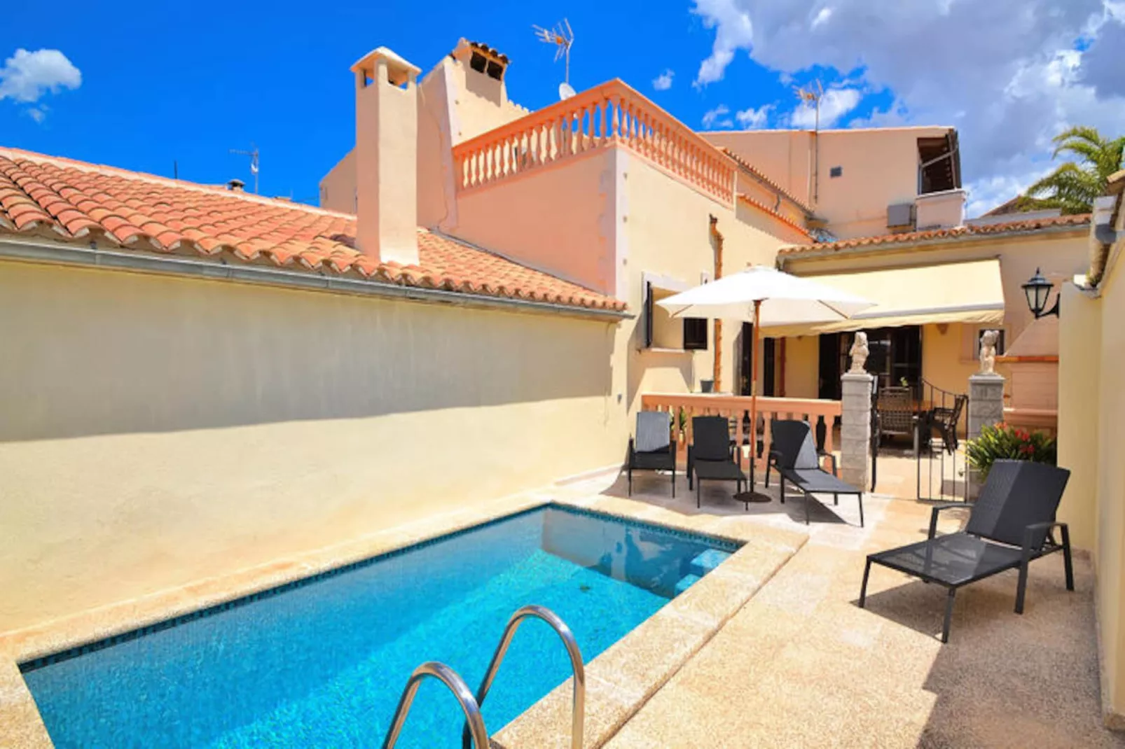 Maison à Búger-Niet-getagd