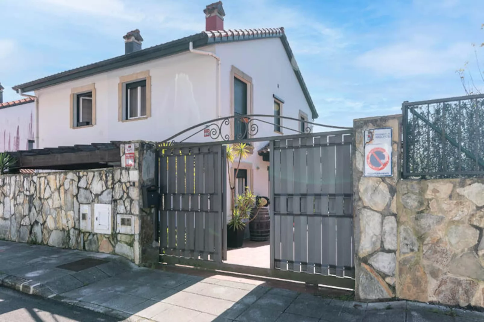 Maison à Argonos-Niet-getagd