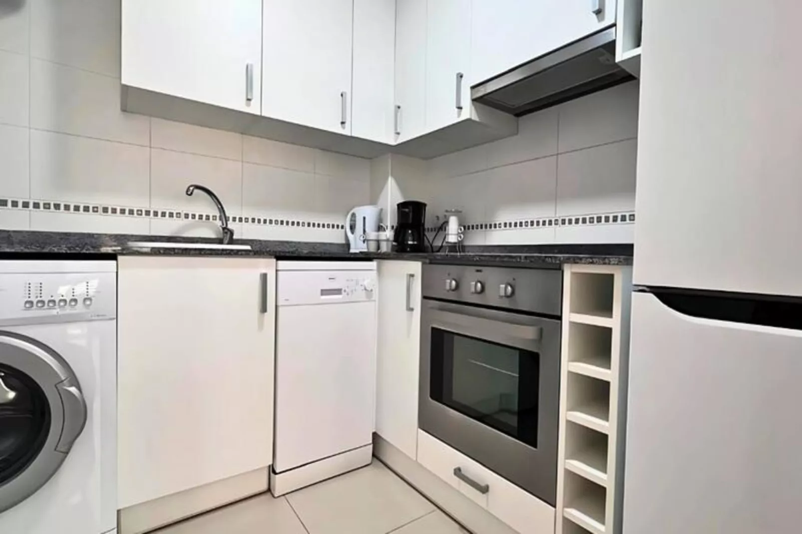 Appartement Lumineux &agrave; 50m De La Plage Avec Piscine Et Parking-Niet-getagd