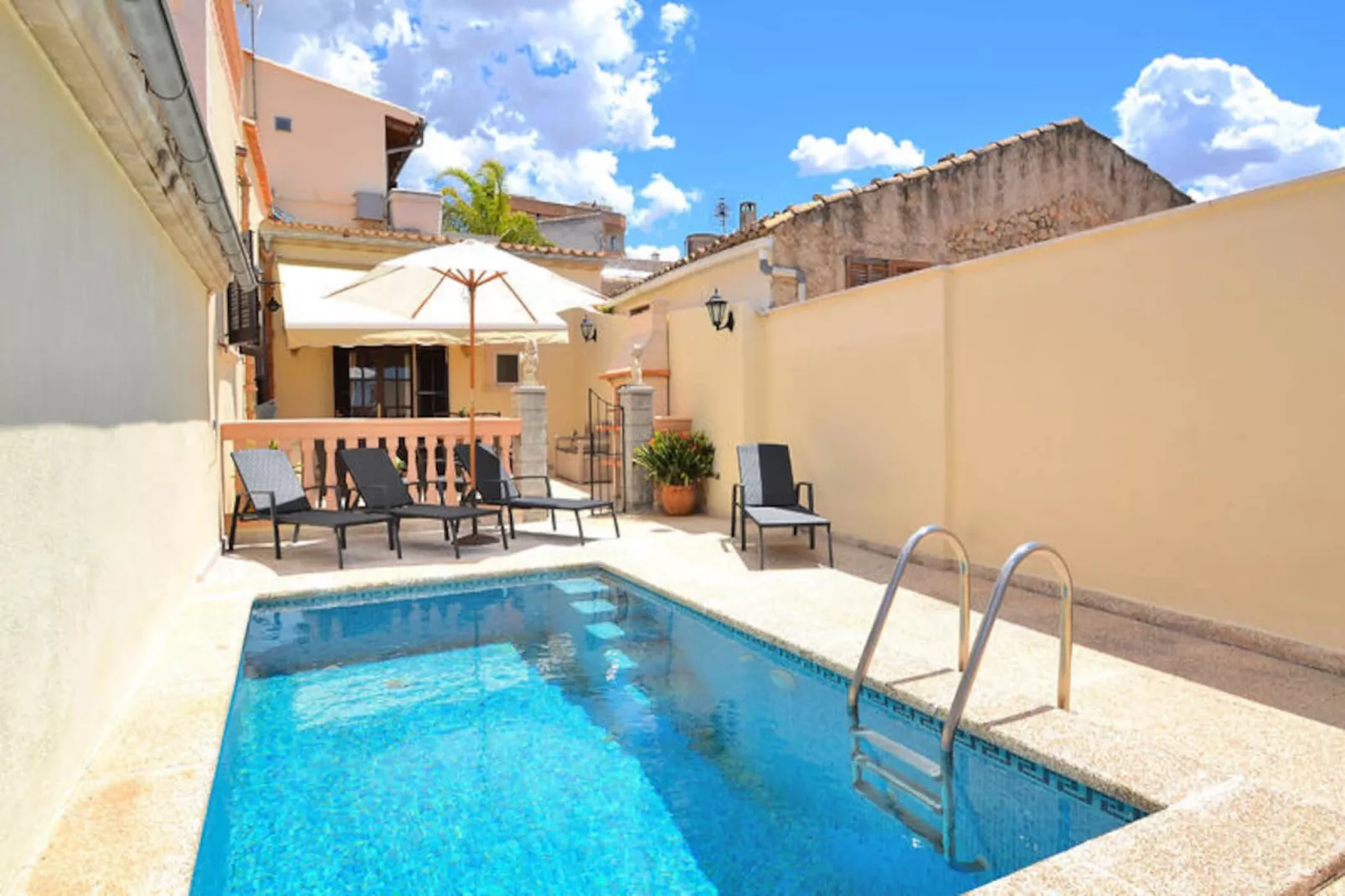 Maison à Búger-Niet-getagd