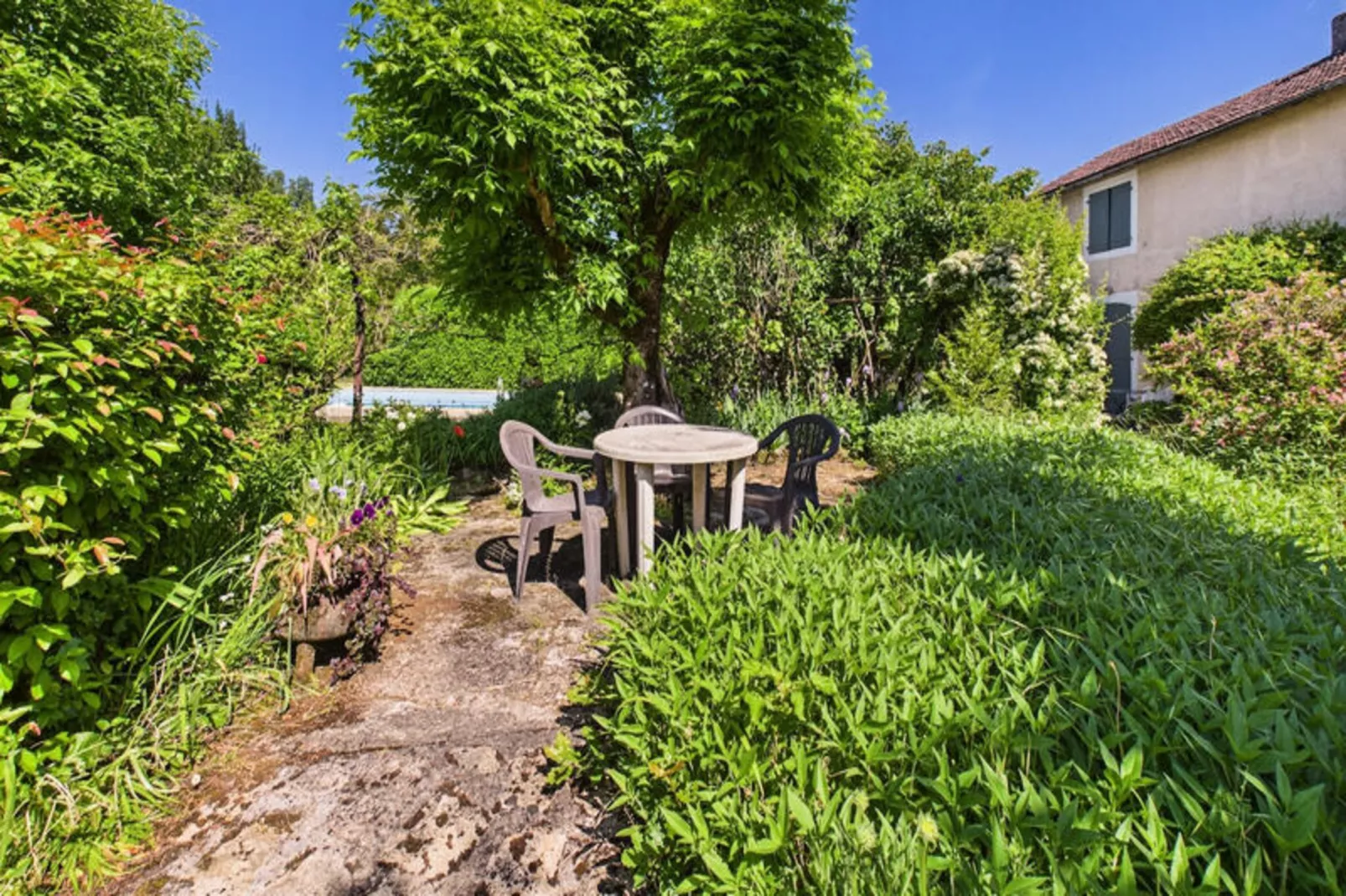 Maison à Montignac-Niet-getagd