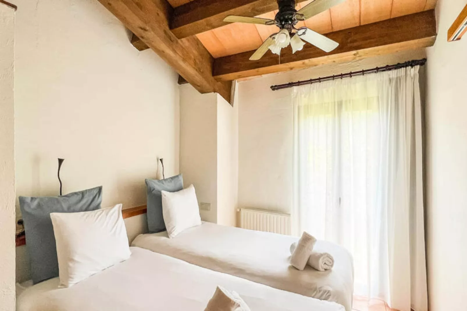 Mobil Home - Bungalow - Cottage à Beuda-Niet-getagd