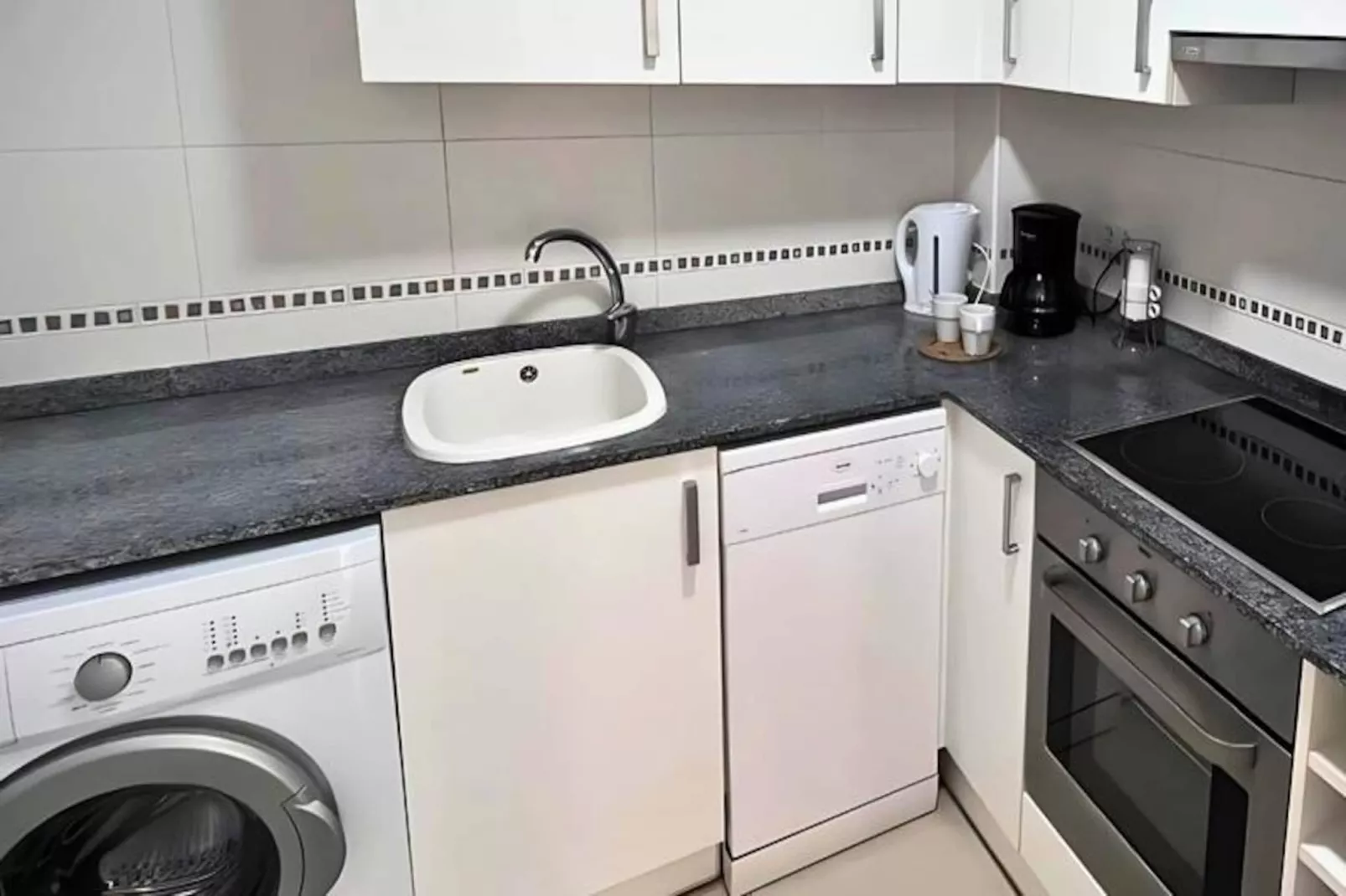 Appartement Lumineux &agrave; 50m De La Plage Avec Piscine Et Parking-Niet-getagd