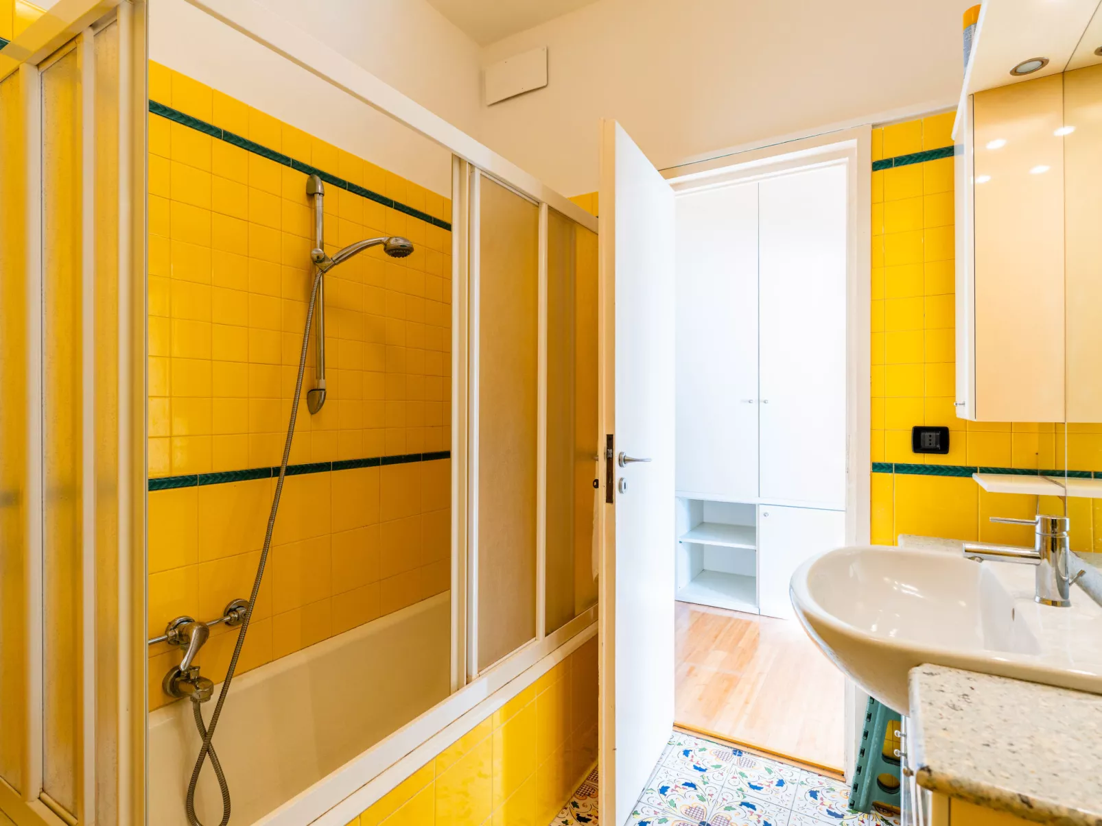 Capo Pino tra le Onde-Binnen