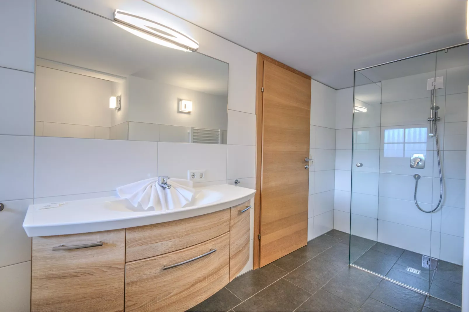 Brunner Apartment Top 7 Penthouse-Badkamer