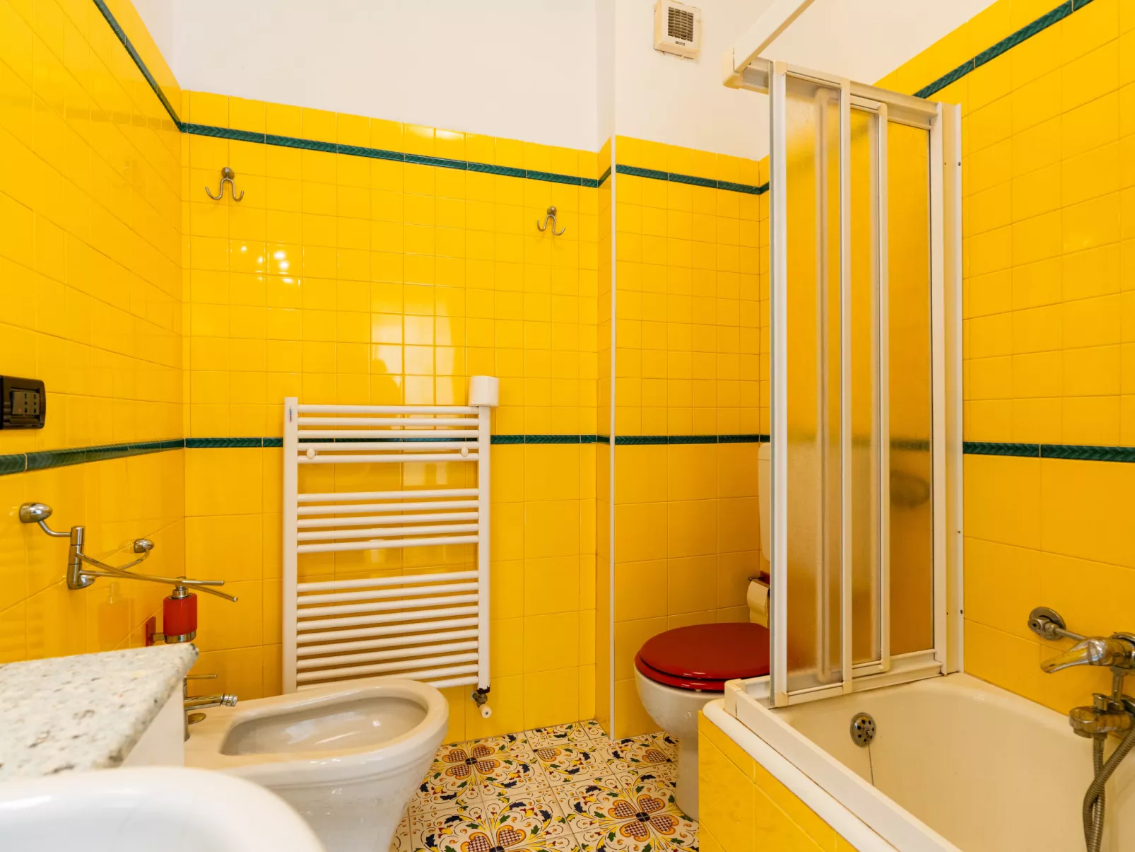 Capo Pino tra le Onde-Binnen