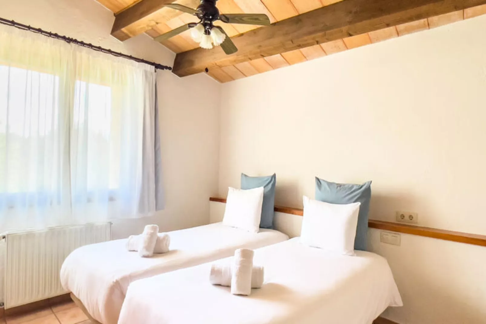 Mobil Home - Bungalow - Cottage à Beuda-Niet-getagd