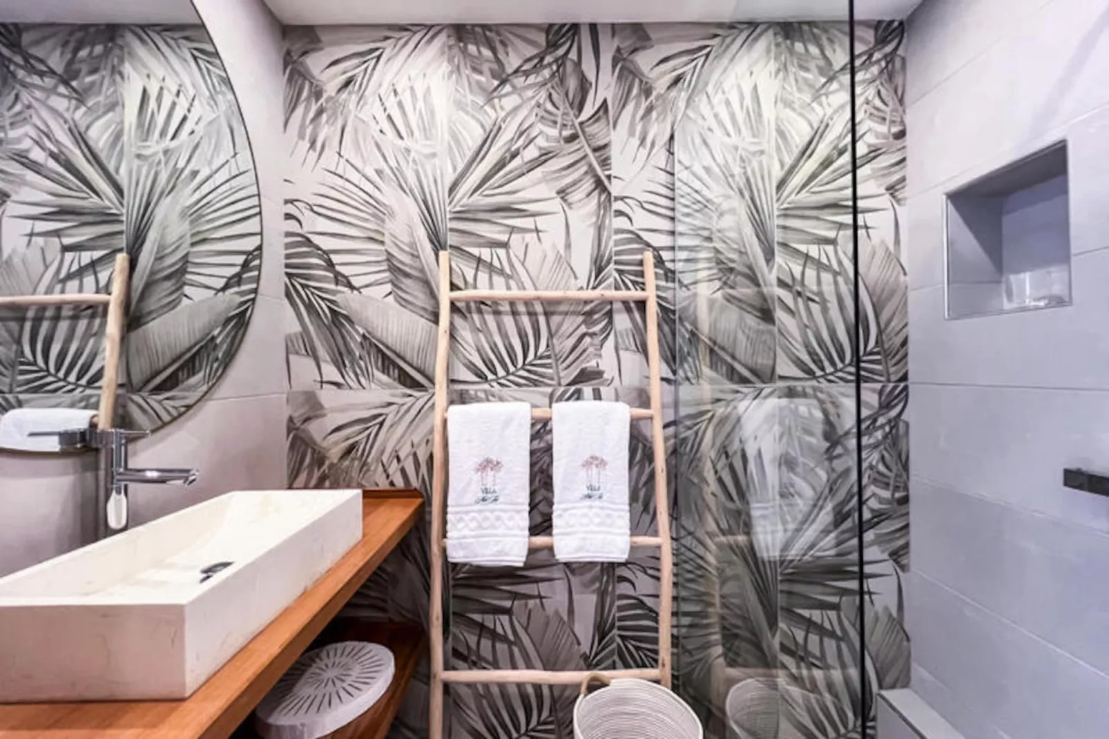 Maison à Terre de Haut-Niet-getagd